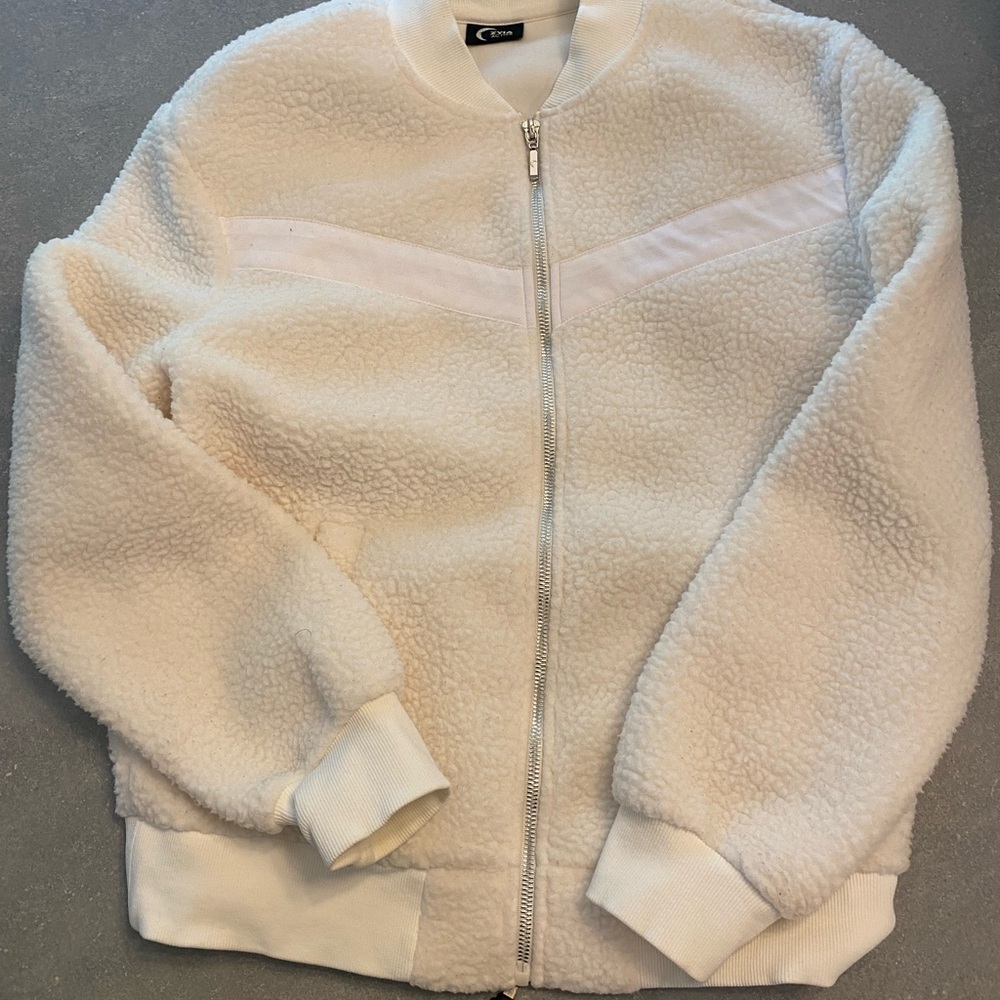 Zyia Active Cozy White Fleece Jacket Brand New - worn once.
